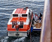 Tenderboote vor Bornholm